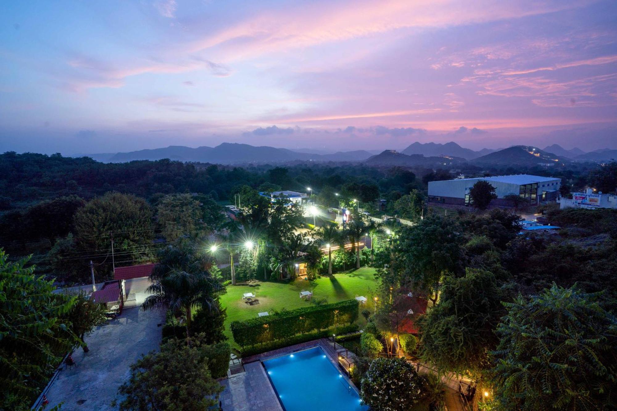 Treebo The Aravali Getaway Hotell Udaipur Exteriör bild
