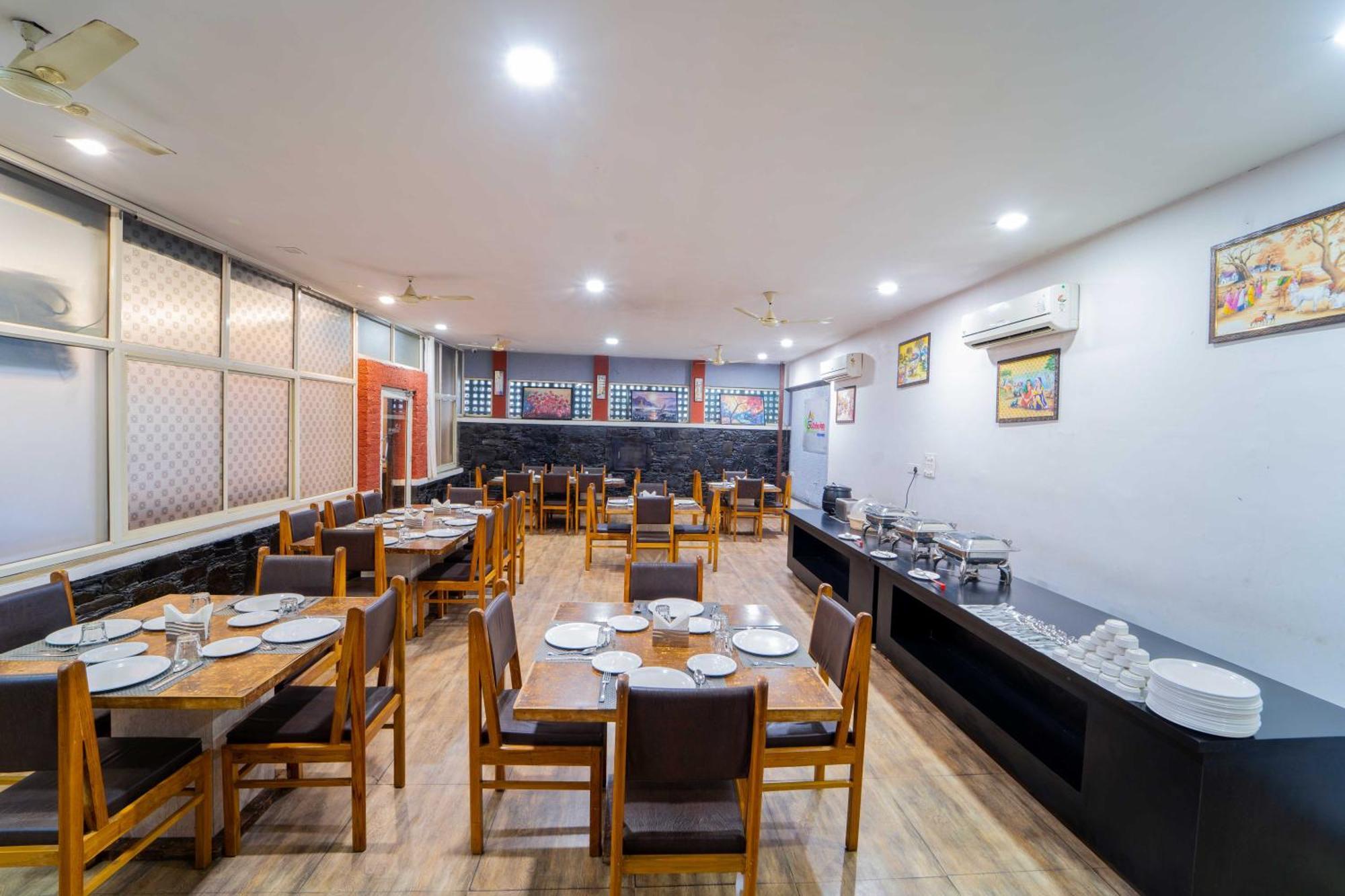 Treebo The Aravali Getaway Hotell Udaipur Exteriör bild