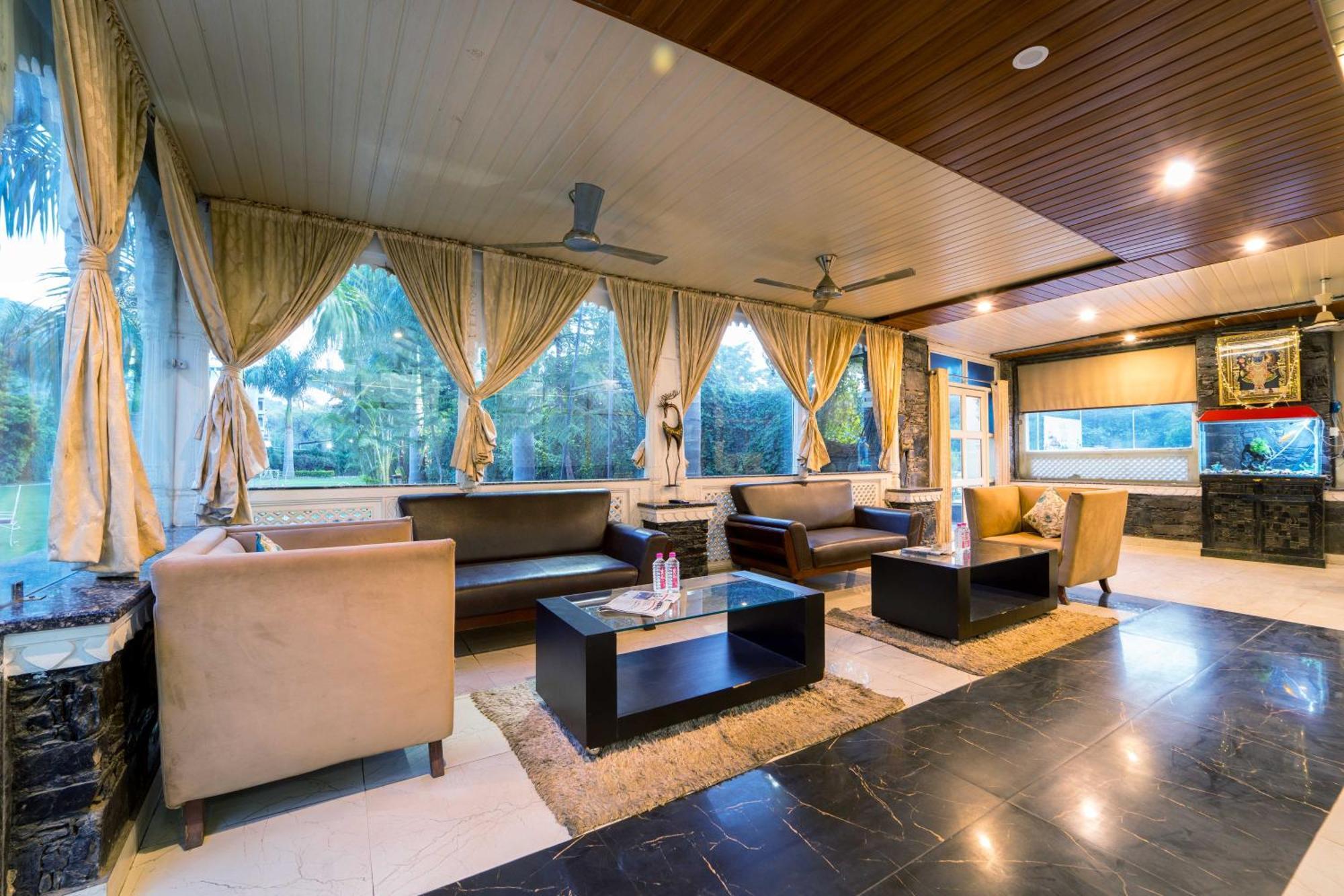 Treebo The Aravali Getaway Hotell Udaipur Exteriör bild
